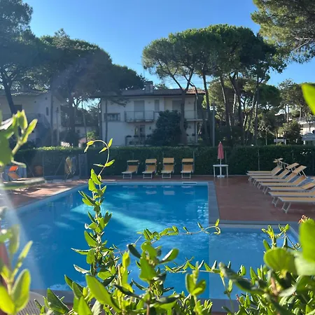 Casa Bianca Village * Линьяно-Саббьядоро