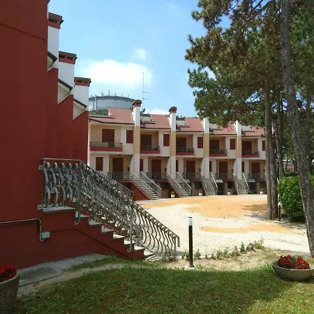 Casa Bianca Village Апартаменты Линьяно-Саббьядоро